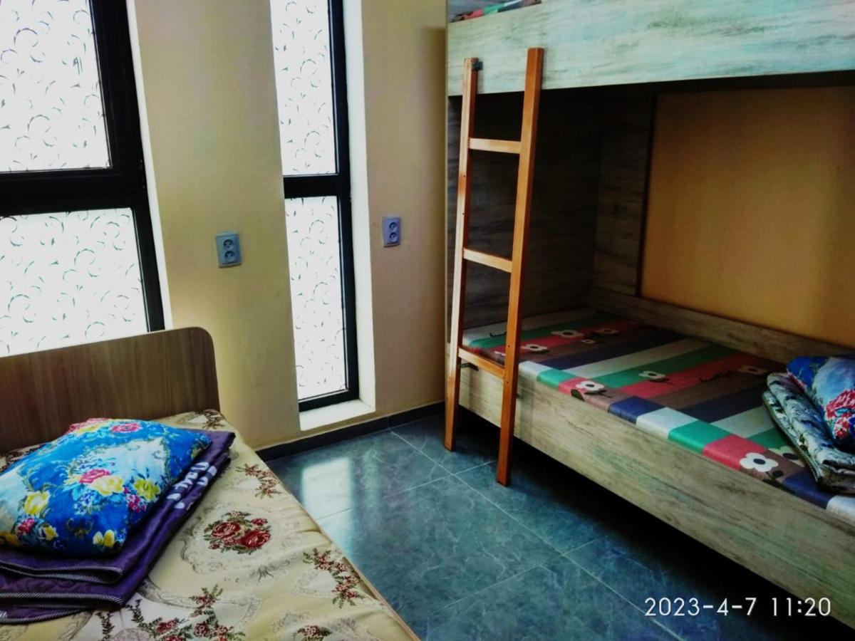 Tastaq Hostel Almaty Exteriér fotografie